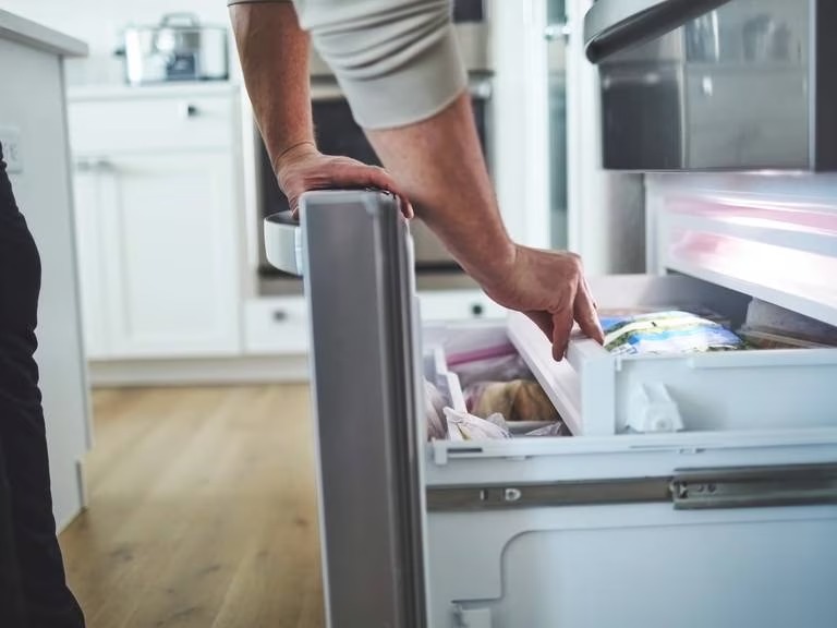 El error habitual que cometes a la hora de descongelar la comida y el peligro que acarrea