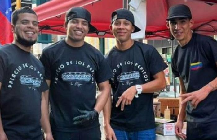 Venezolanos encienden las calles de New York con sus mega pepitos (+ Video)