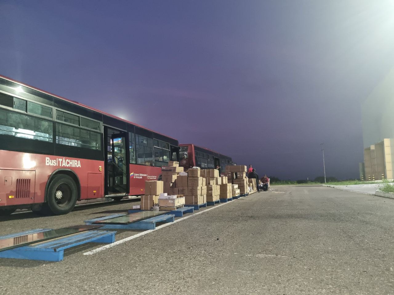 Planta de autobuses Yutong Venezuela dotó de insumos y repuestos a la operadora de transporte público TransTáchira