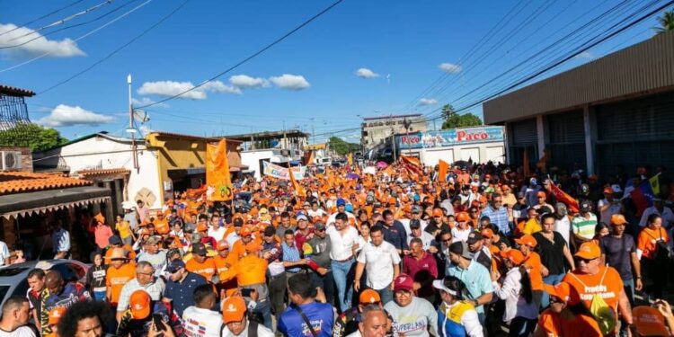El candidato Freddy Superlano reunió a sus seguidores de Barinas