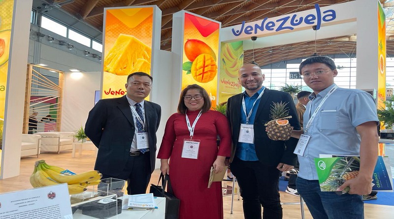 La delegación venezolana en la Feria Internacional Macfrut 2023 conoció el proceso italiano de exportación
