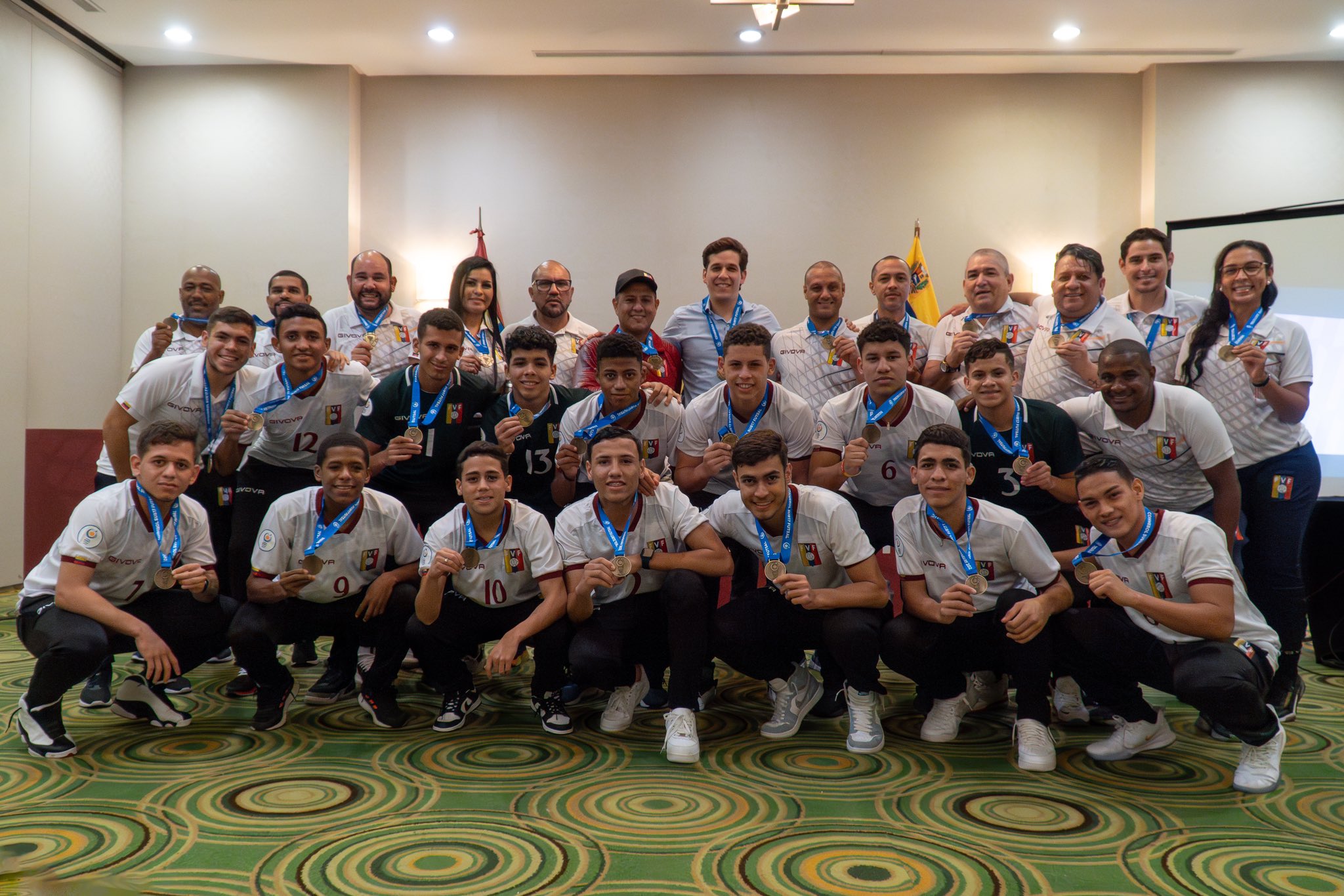 Jorge Giménez recibió a la selección Vinotinto Sub-17 tras su participación en el suramericano de futsal