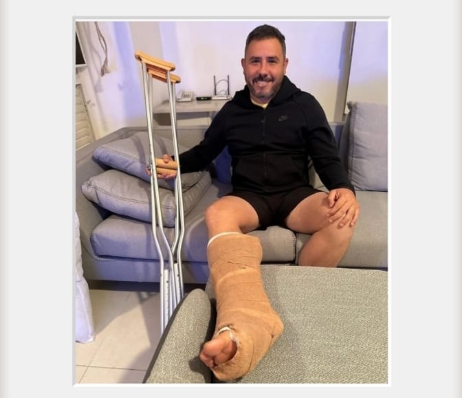 Operan al gobernador de Anzoátegui tras haber sufrido una lesión jugando baloncesto