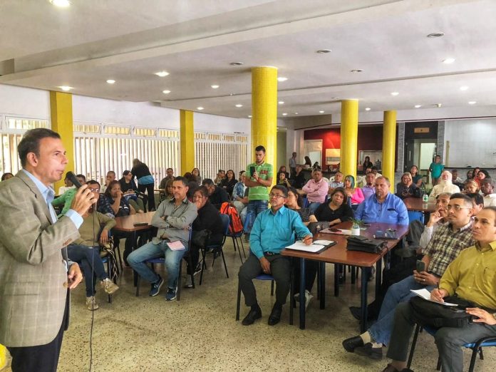 Roberto Enríquez insta a abrir un frente nacional contra la ideología de género y el aborto