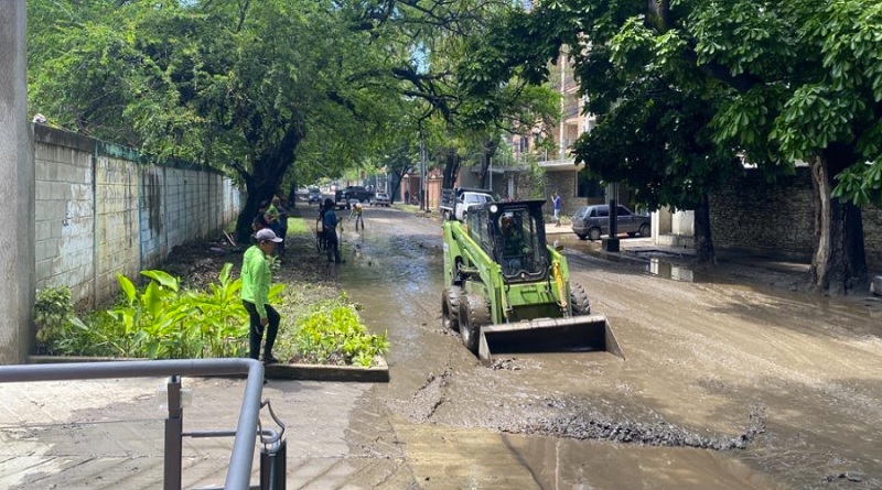 Alcaldía de Girardot se despliega por zonas de Maracay ante fuertes precipitaciones