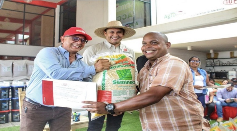 Entregan Plan Campesino Comunero 2023 en Valle de la Pascua