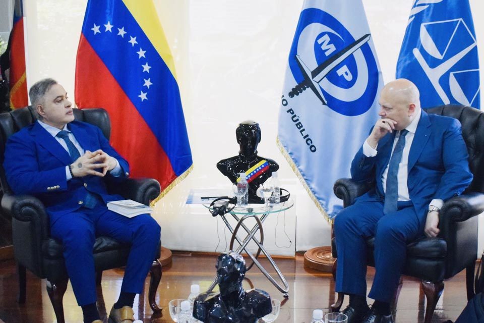 Fiscal de la CPI y el fiscal general de Venezuela intercambiaron opiniones en relación a los logros en materia de protección de los Derechos Humanos