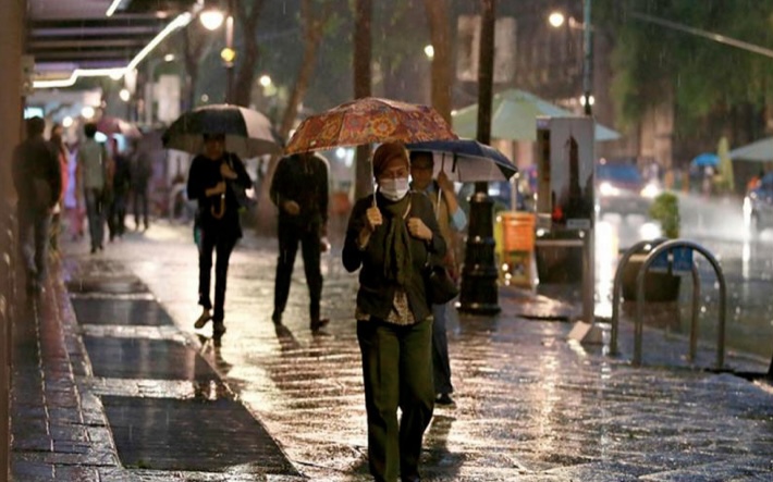 Tormenta tropical Adrián se convierte en huracán categoría 1 en las costas de México