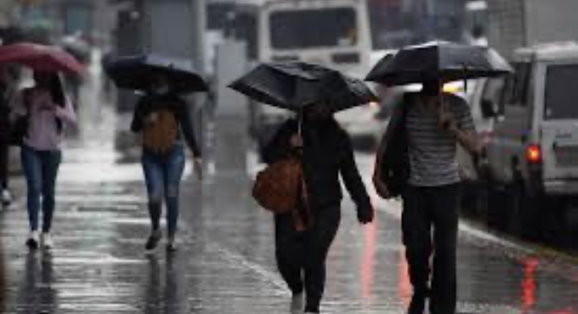 Prevén jueves nublado con lluvias de intensidad variable