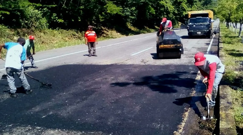 Desarrollan trabajos de rehabilitación de eje carretero Trujillo-Lara