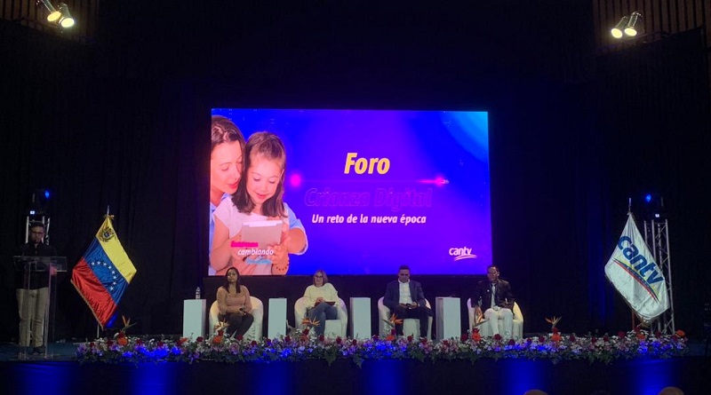 Analizan uso de las tecnologías en los niños y niñas en Foro “Crianza Digital”