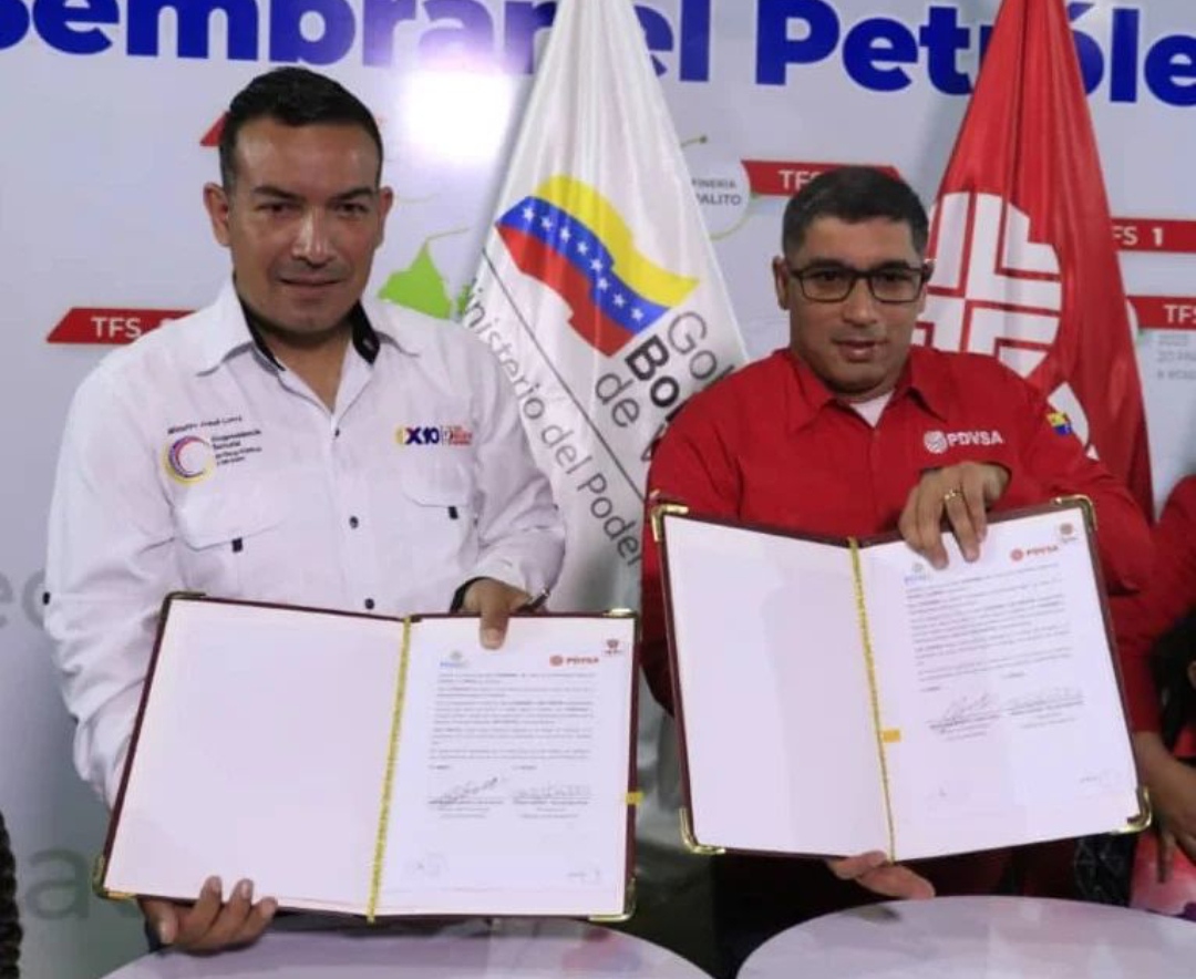 Autoridades de MinPetróleo y Minec firmaron convenio para impulsar el plan “Sembrar el Petróleo”