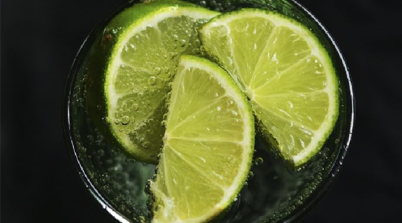 ¿El limón en ayunas realmente funciona para bajar de peso?