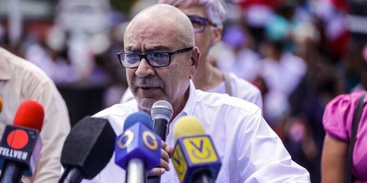 Desde Puerto Ordaz, Andrés Caleca lanzó oficialmente su candidatura a la primaria