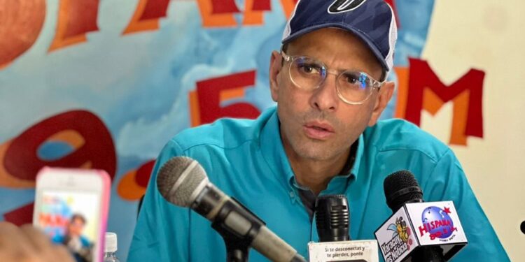 Capriles instó a la conformación de un «gran movimiento» para poder dar el «knockout electoral»