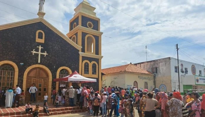 Estudiantes de la UCV atienden a 700 indígenas en jornada médica en Guajira