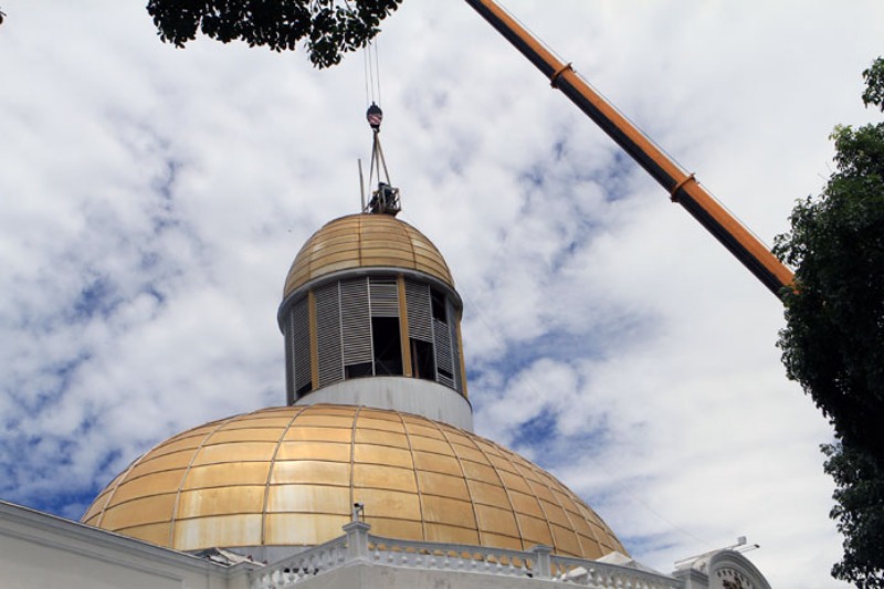 Inician trabajos de restitución en cúpula del Capitolio Federal de Caracas