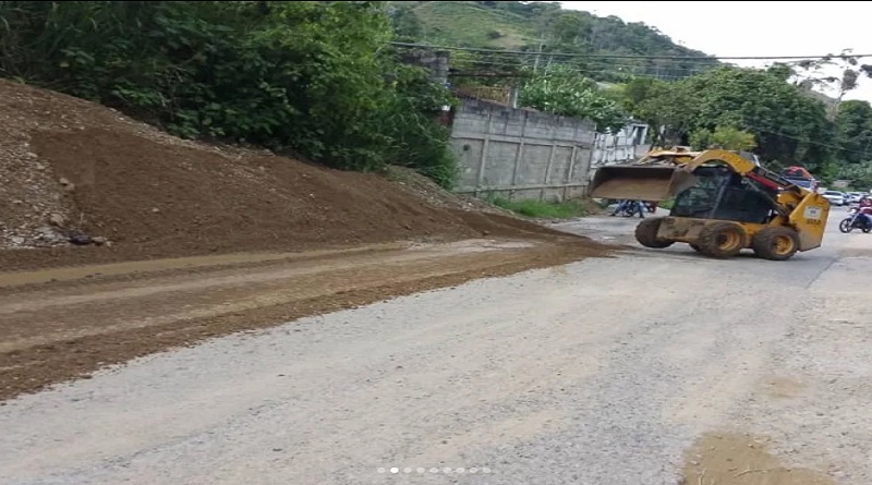 “Fuerza de Tarea Andes 2023” despliega maquinaria para despeje de vías en Mérida