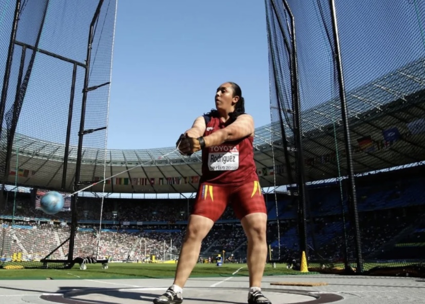 Rosa Rodríguez rompió récord en San Salvador con marca de 71.62