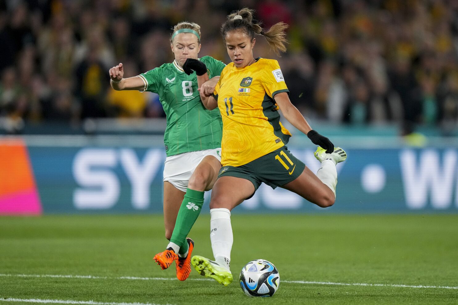 Fowler debutó en la Copa Mundial Femenina en una noche importante para los equipos de Australia e Irlanda