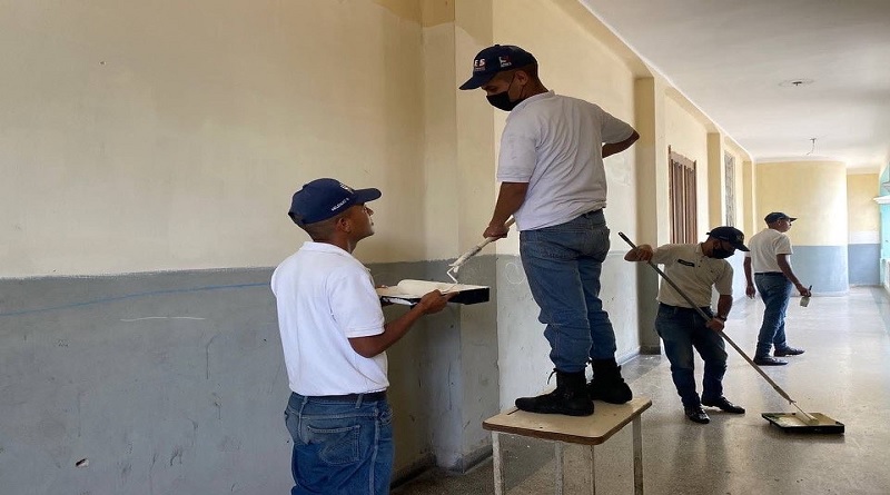 Bricomiles siguen rehabilitando espacios educativos en toda Venezuela