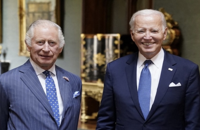 El presidente Joe Biden llegó al Castillo de Windsor para reunirse con el rey Carlos III