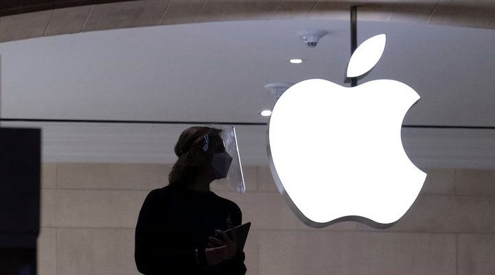 Apple se convierte en la primera empresa en bolsa que cierra con un valor de $3 billones
