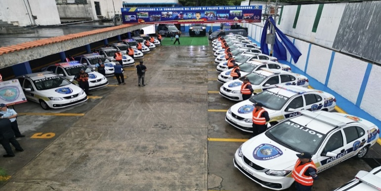 Policía de Carabobo recibe dotación de equipos, uniformes, insumos y radiopatrullas