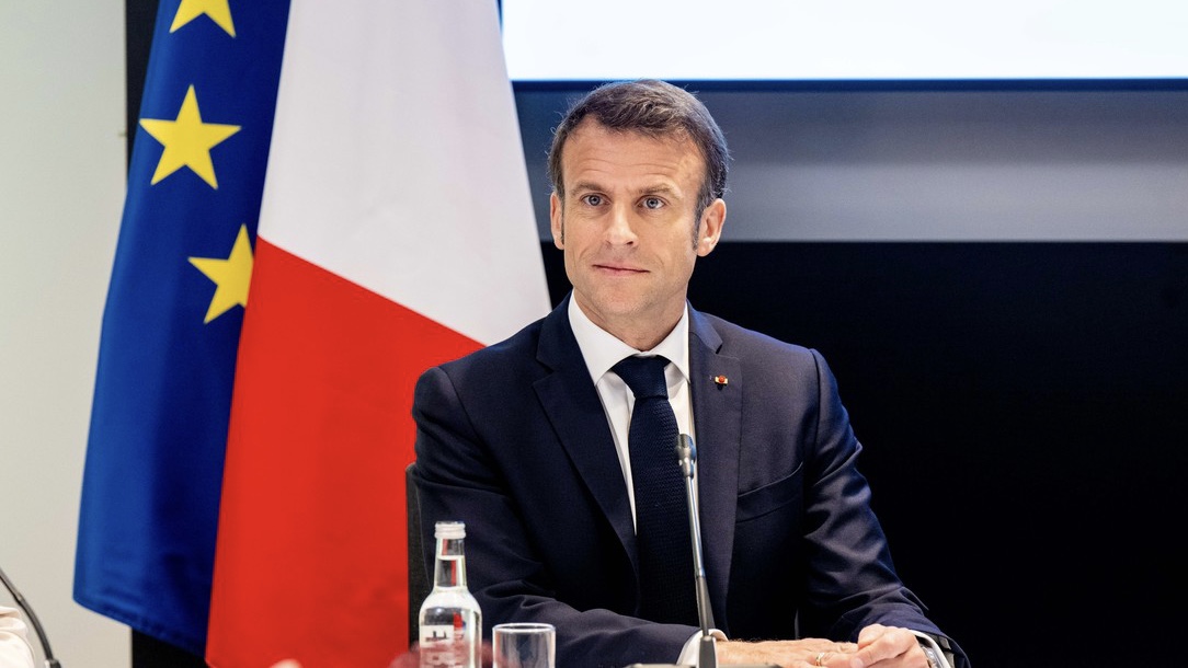 Macron insta a sus ministros a hacer «todo lo posible» para que Francia vuelva a la calma
