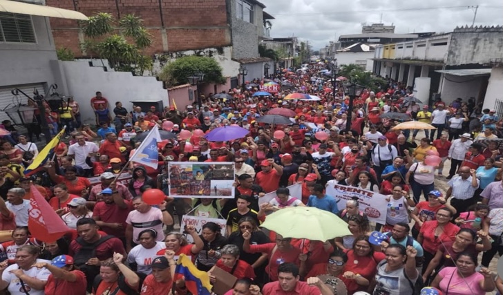 Presidente Maduro agradece grandes movilizaciones populares en defensa de Venezuela