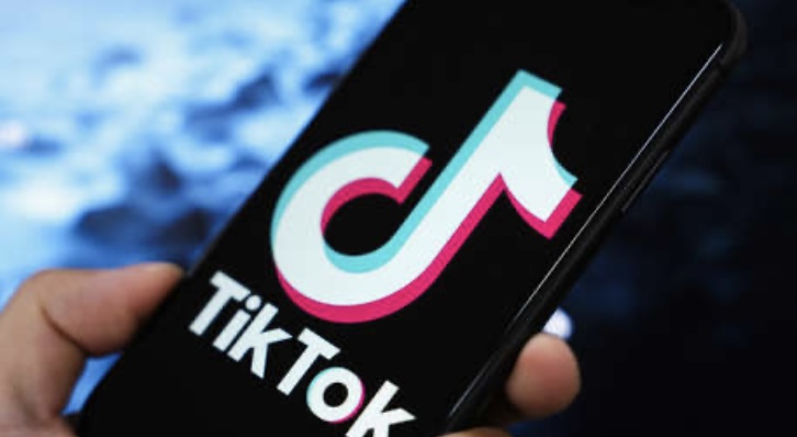 Académicos demandan al gobernador de Texas por prohibir TikTok