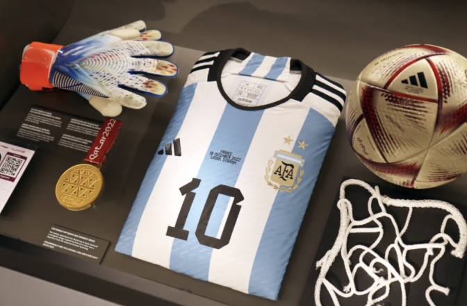 Camiseta con la que ganó Messi la final de Qatar 2022 ya está en el Museo de la FIFA