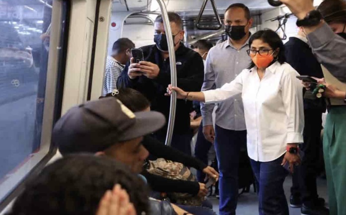 Vicepresidenta Delcy Rodríguez inspeccionó trabajos en estación Bellas Artes