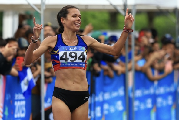 Venezolana Joselyn Brea es la primera ganadora del medio maratón de los Juegos Centroamericanos y del Caribe
