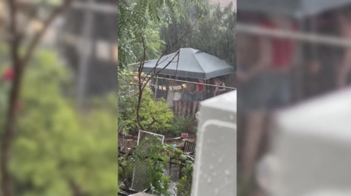 Esta ráfaga de viento acabó con una fiesta (+Video)