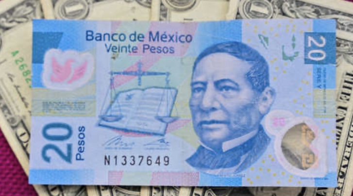 «Estoy muy contento»: López Obrador celebra fortaleza histórica del peso en México