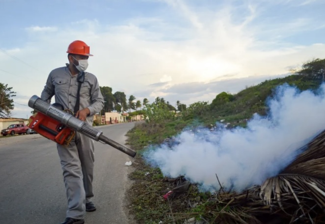 Alcaldía de Mariño inicia jornadas de fumigación en sectores vulnerables del municipio