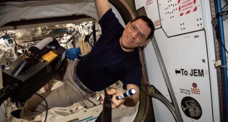 Frank Rubio, el astronauta que lleva meses atrapado en el espacio