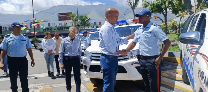 Gobernación de Miranda entregó patrullas para zonas rurales