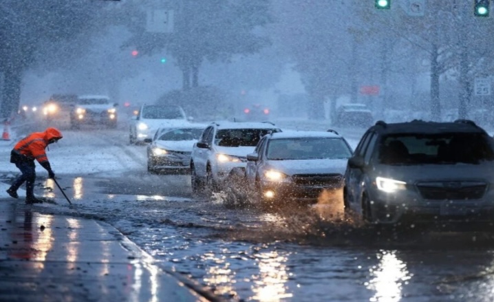 Tormentas dejan a unas 200.000 personas sin electricidad en la capital de EEUU