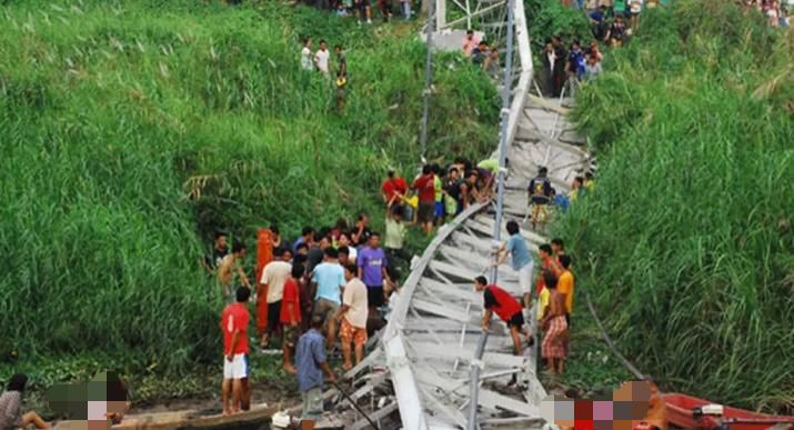 Tragedia en Bangkok: al menos dos muertos y varios heridos al desplomarse un puente en construcción