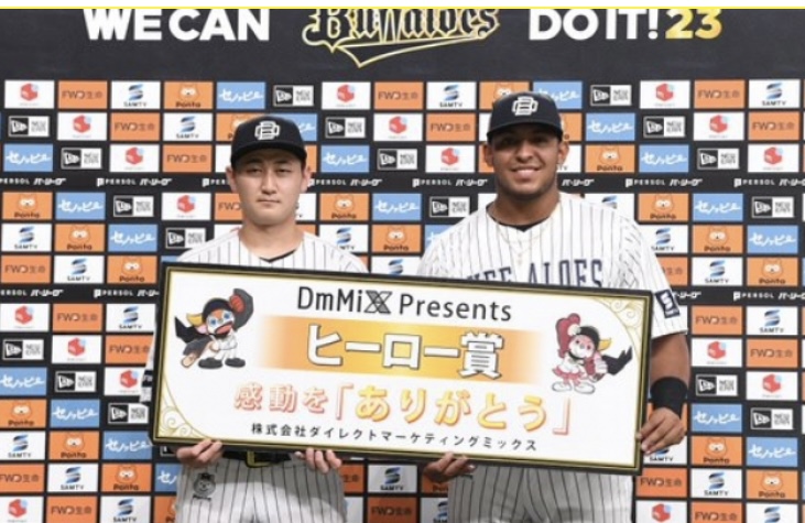 ¡Inspirado! Leandro Cedeño se va para la calle e impulsa cinco carreras en Japón