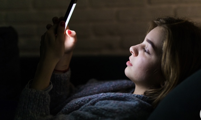 ¿Cómo proteger nuestra salud de la luz de las pantallas?