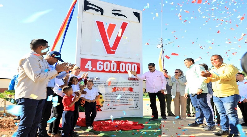 Presidente Maduro entregó hito 4 millones 600 mil de la GMVV en Falcón