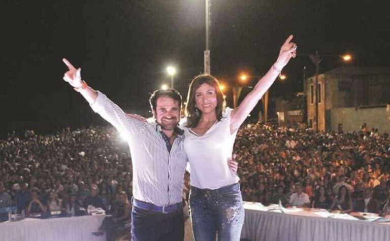 Lacava envía mensaje de amor a su esposa
