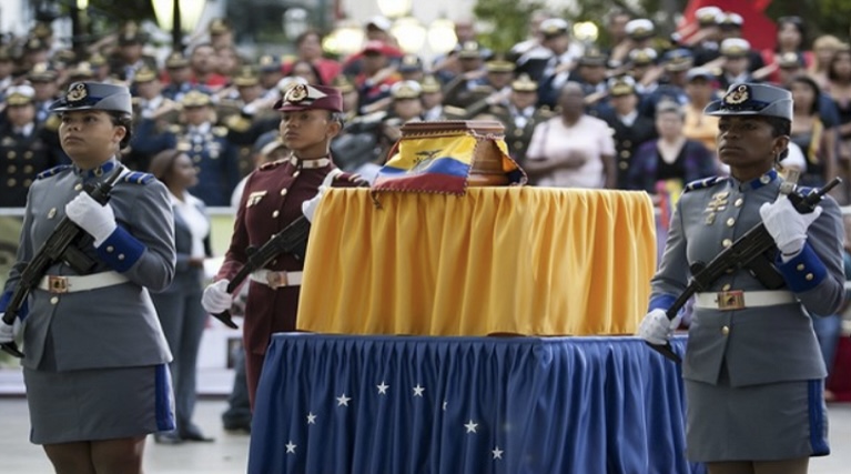 Hace 13 años llegaron los restos simbólicos de Manuela Sáenz al Panteón Nacional