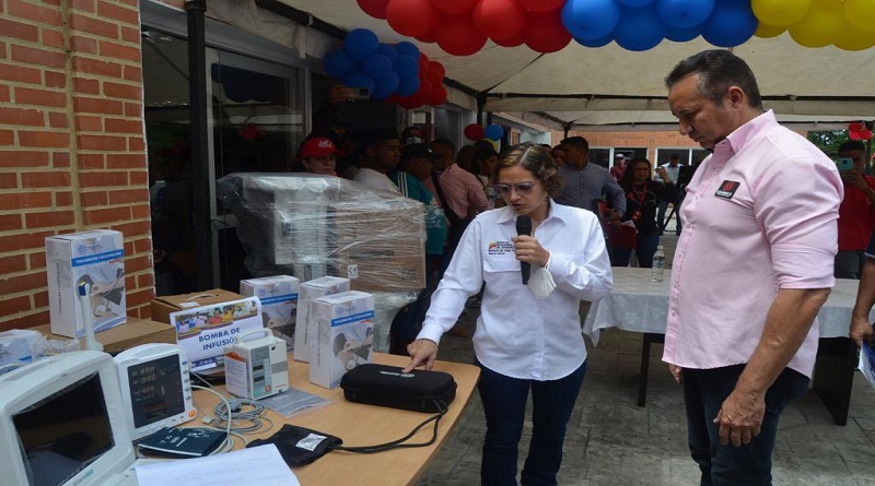 Autoridades entregan equipos médicos para centros de salud en Guárico