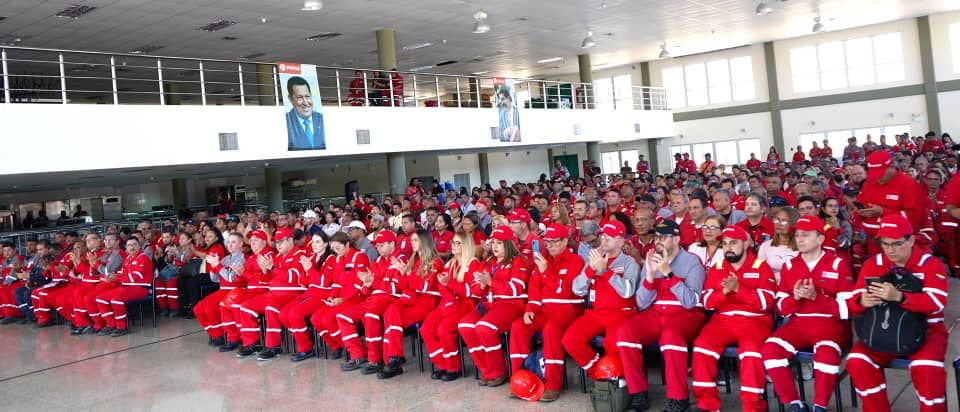 Ministro Tellechea lideró asamblea de trabajadores en el Centro de Refinación Paraguaná