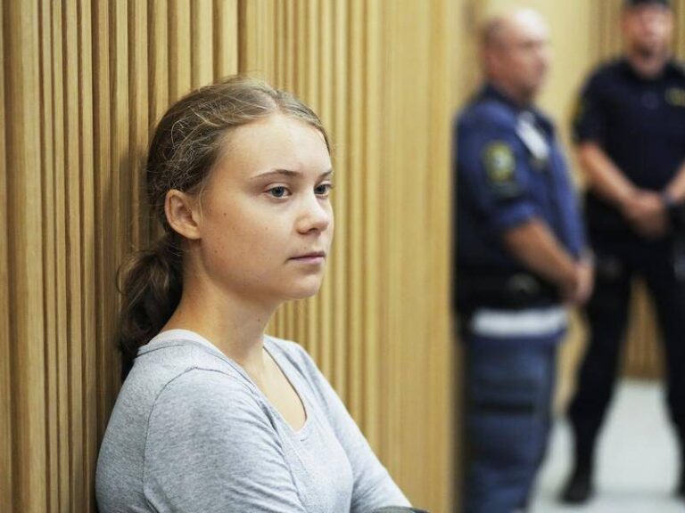 Greta Thunberg fue condenada a una multa por desobedecer a la policía
