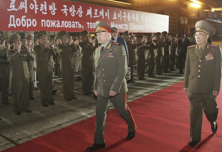 Corea del Norte recibió al ministro de Defensa ruso
